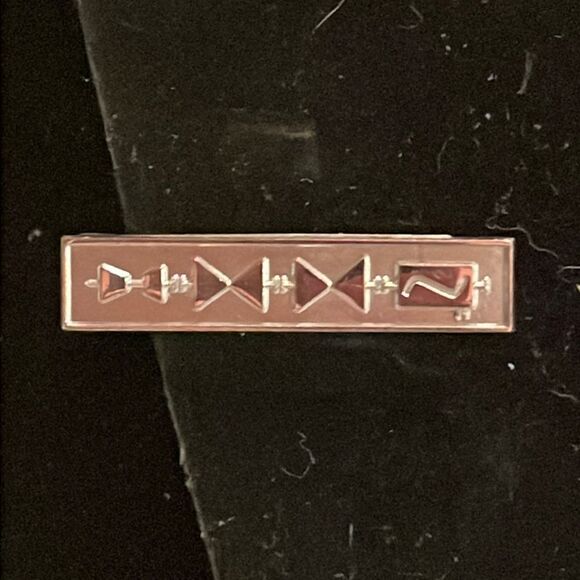 Vintage-1950s-1.5” x 0.33” Robbins Company Art Deco silver tone tie bar/clip - Picture 1 of 14